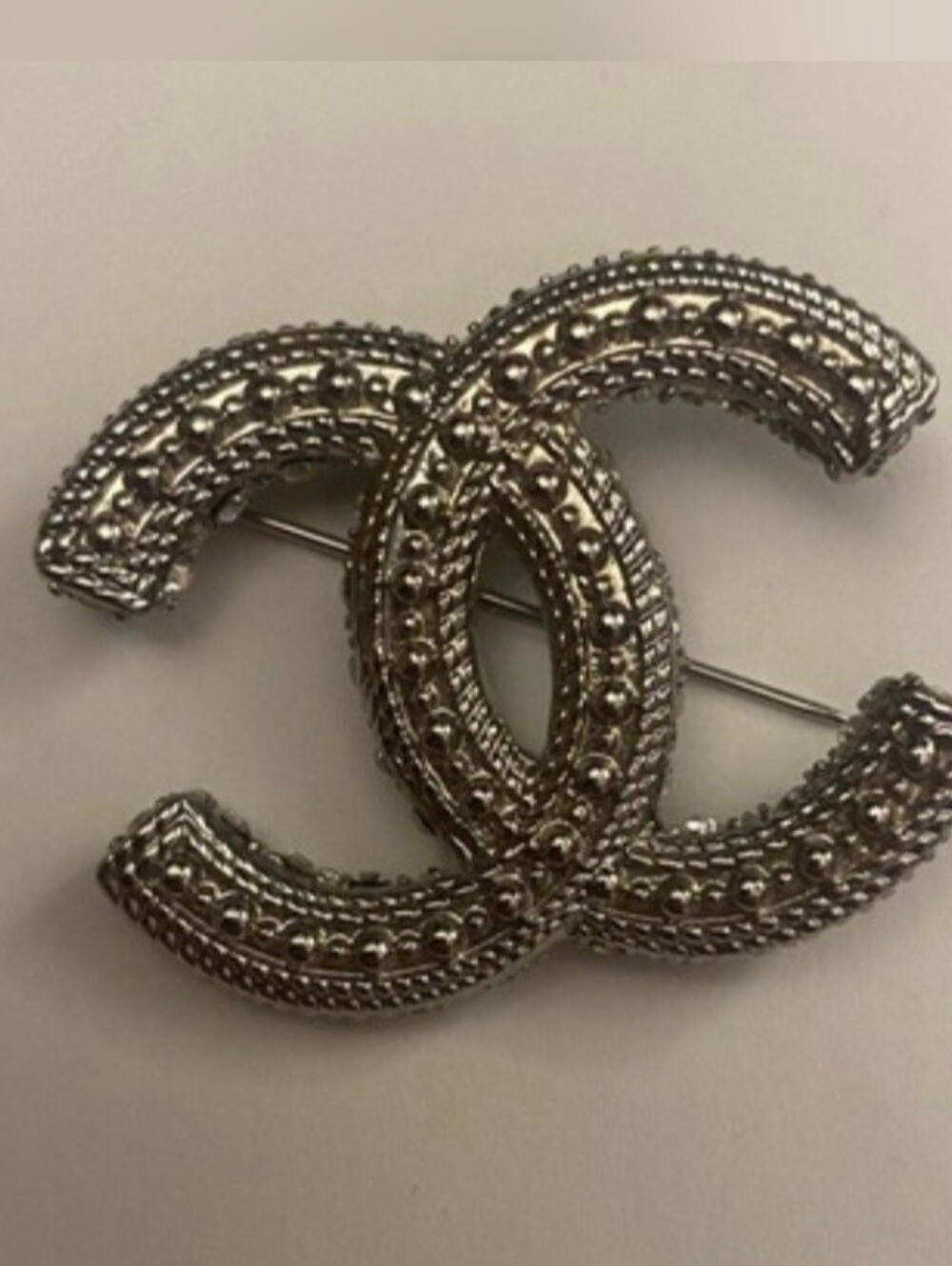 CHANEL Pin